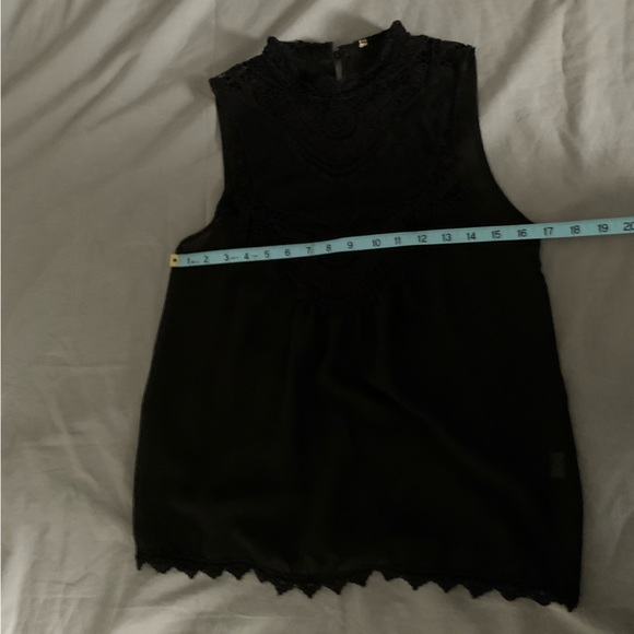 Black sleeveless sheer boho lace blouse - Picture 5 of 7